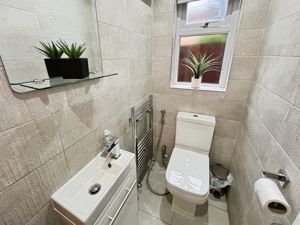 Guest wc- click for photo gallery
